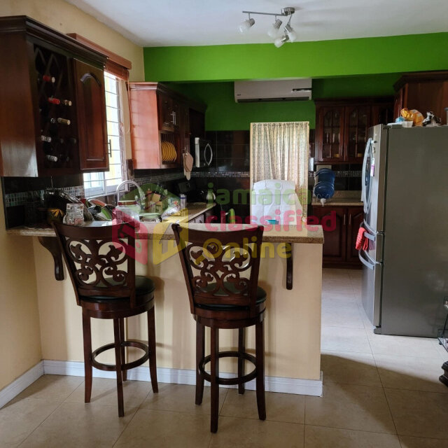 3 Bedrooms 2 Bathrooms In Mona