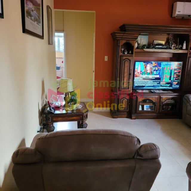3 Bedrooms 2 Bathrooms In Mona Houses Plumbago Path Mona Kgn 6