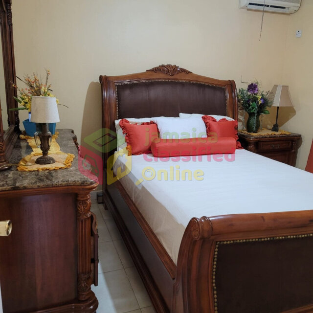 3 Bedrooms 2 Bathrooms In Mona