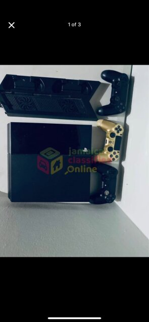 PS4 Gaming Console And Accessories