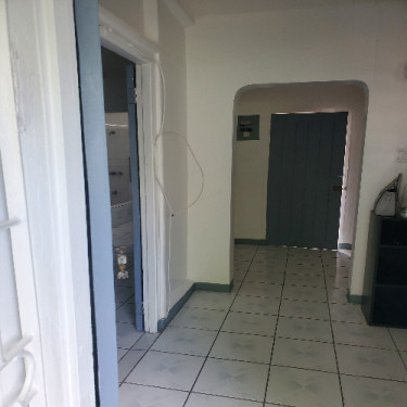 1 Bedroom, 1 Bathroom Flat For Rent In Hughenden