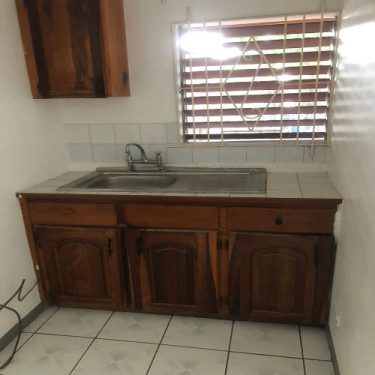 1 Bedroom, 1 Bathroom Flat For Rent In Hughenden