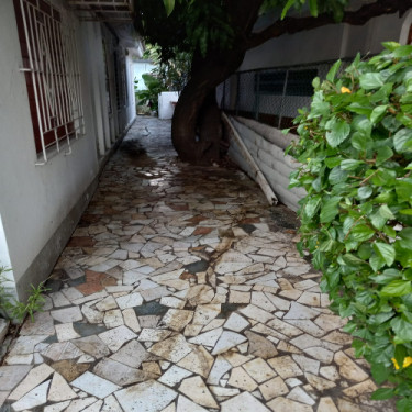 1 Bedroom, 1 Bathroom Flat For Rent In Hughenden