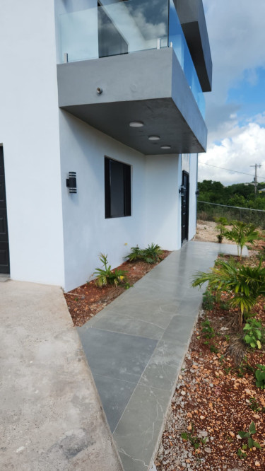 Luxury-Modern 3-bedroom, 2-bathroom 