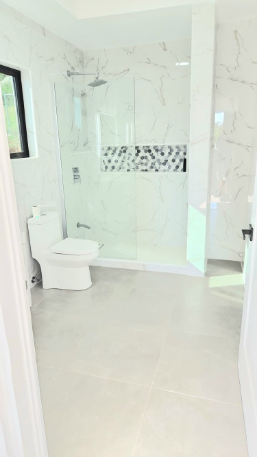 Luxury-Modern 3-bedroom, 2-bathroom 