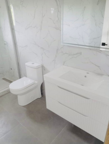 Luxury-Modern 3-bedroom, 2-bathroom 