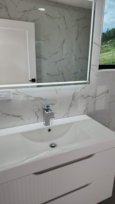 Luxury-Modern 3-bedroom, 2-bathroom 