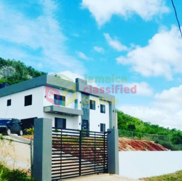 3 Bedrooms 2 Baths Luxury-Modern House for $240K