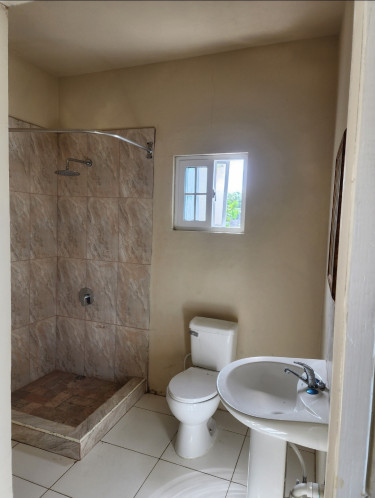 1 Bedroom Studio Apartment Lilliput 