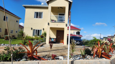  3 Bedroom 3 Bath Home In Ocho Rios. 