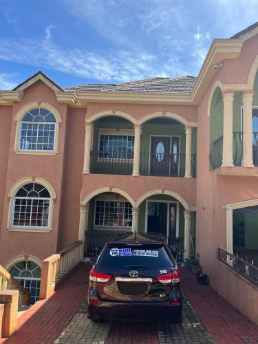 6 Bedroom 6baths House