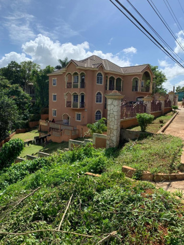 6 Bedroom 6baths House