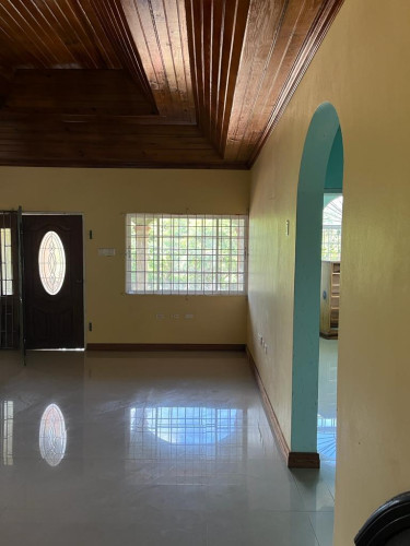6 Bedroom 6baths House