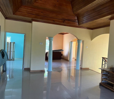 6 Bedroom 6baths House