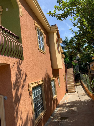 6 Bedroom 6baths House