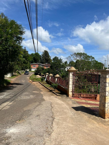 6 Bedroom 6baths House