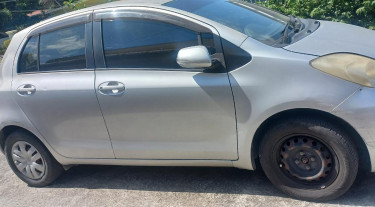 2010 Toyota Vitz 