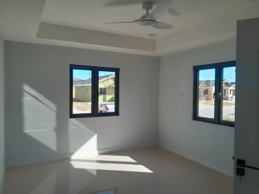  2 Bedroom 2 Bath In Oak Estate