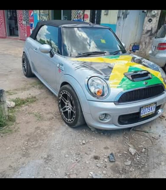 Mini Cooper - Fun, Compact, And Sporty