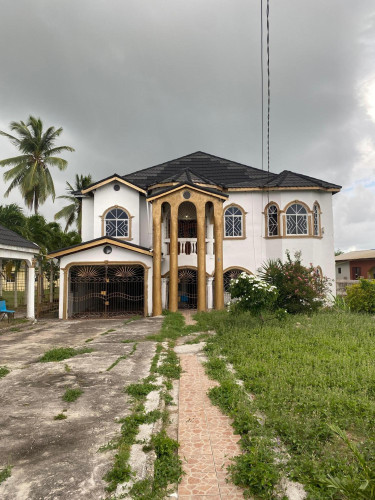 7 Bedroom House For Sale  Corn Piece Road