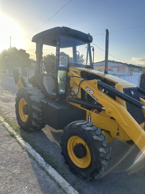 JCB 214e