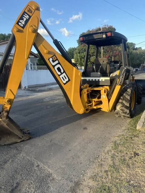 JCB 214e