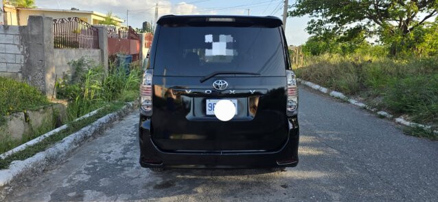 2010 Toyota Voxy $1.590 Million 8763188237