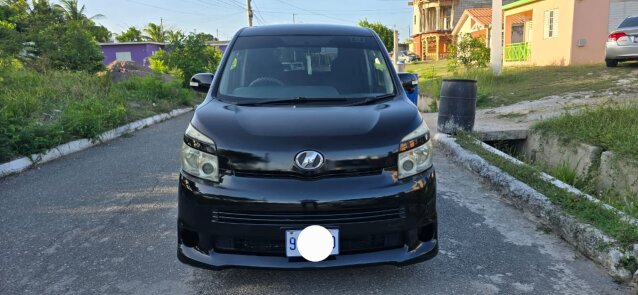 2010 Toyota Voxy $1.590 Million 8763188237