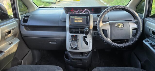 2010 Toyota Voxy $1.590 Million 8763188237