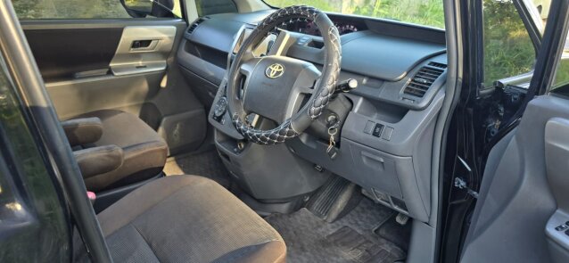 2010 Toyota Voxy $1.590 Million 8763188237