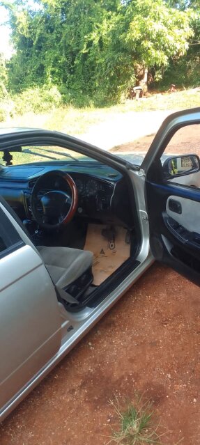 1998 Nissan Bluebird Neg.876-341-6300