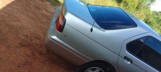 1998 Nissan Bluebird Neg.876-341-6300