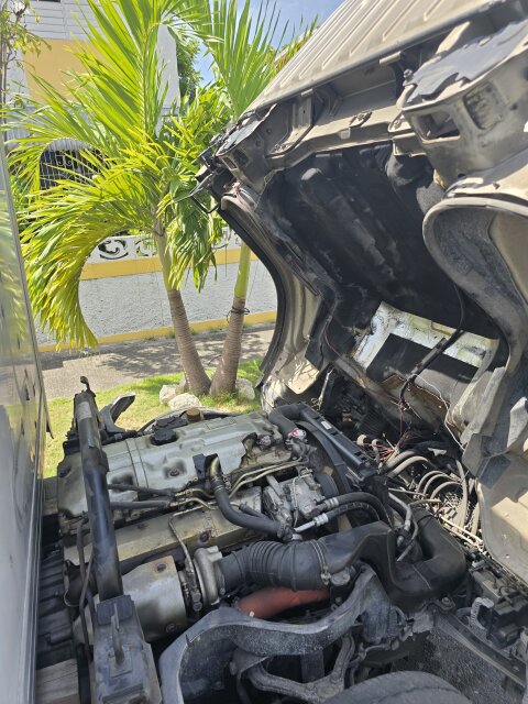 2004 Mitsubishi Canter Box Body Truck 5000 Ton