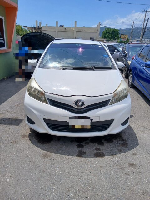 2012 Toyota Vitz $895K 8763188237