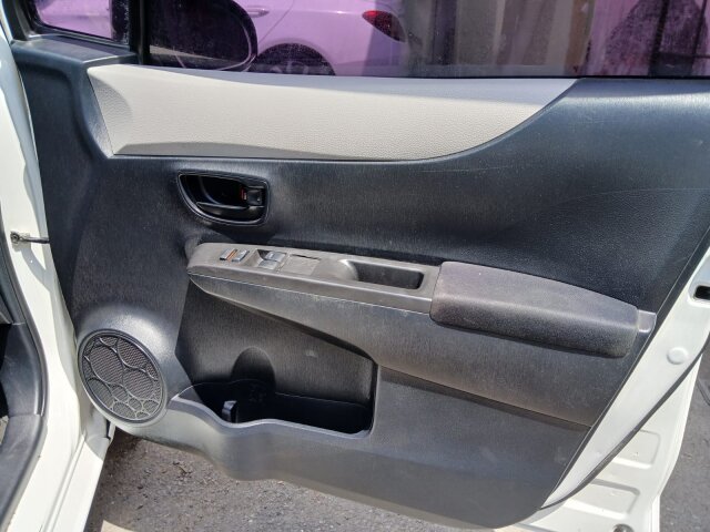 2012 Toyota Vitz $895K 8763188237