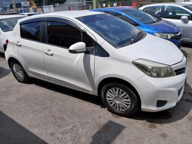 2012 Toyota Vitz $895K 8763188237