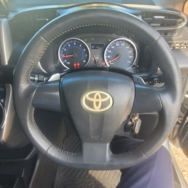 2014 Toyota Wish 