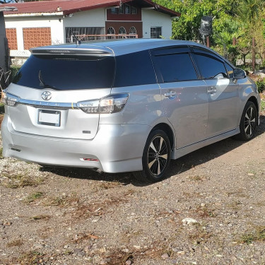 2014 Toyota Wish 