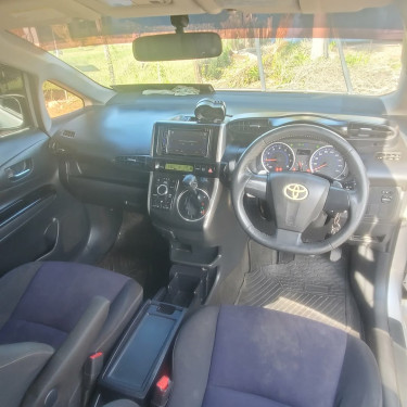2014 Toyota Wish 