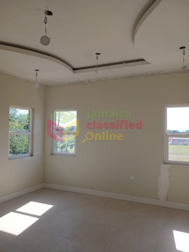 2 Bedrooms 2.5 Baths - Luxury Living In Kingston!