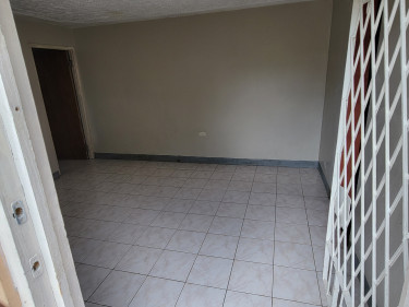 1 Bedroom,1 Bathroom And A Small Kitchen. Light,wa