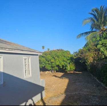 2 Bedroom One Bathroom Recently Renovated