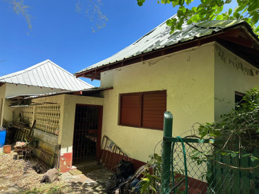 SPRING GARDEN  5 Bedroom 4 BATH 0.8 ACRES