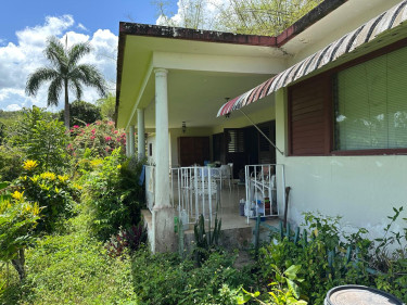 SPRING GARDEN  5 Bedroom 4 BATH 0.8 ACRES