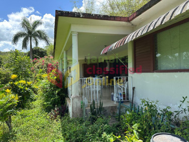 SPRING GARDEN  5 Bedroom 4 BATH 0.8 ACRES