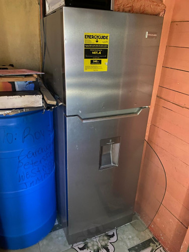 Fridigidare Refrigerator 