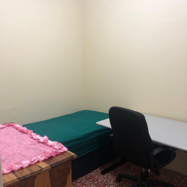1 Bedroom Shared Facilities For Female