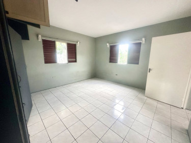 2 Bedroom 1bath Flat