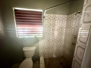 2 Bedroom 1bath Flat