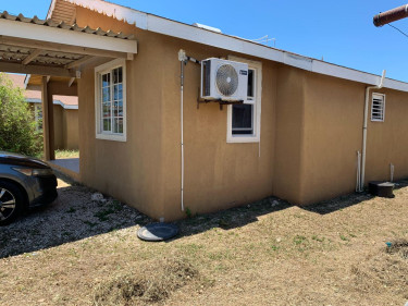 2 Bedroom 1 Bathroom House 